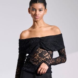 Μπλούζα μαύρη έξωμη από δαντέλα MONICA