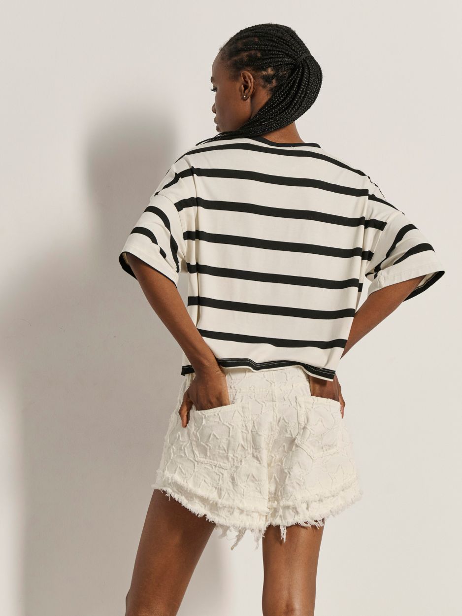 Off-white κοντομάνικο oversized crop top με ρίγες MAURA
