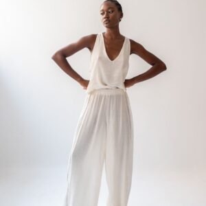 Παντελόνι οff white σε άνετη γραμμή με ιδιαίτερο ύφασμα δίχτυ στο πλάι VEUVE