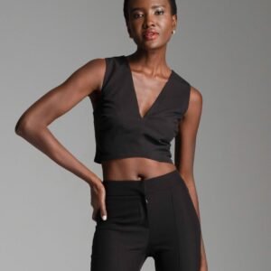 Τοπ μαύρο αμάνικο με V-Neck NAOMI