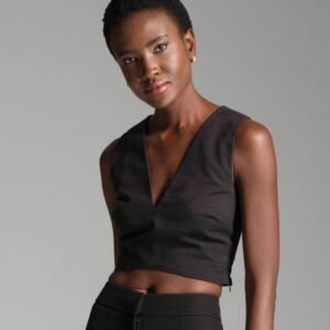 Τοπ μαύρο αμάνικο με V-Neck NAOMI