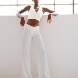 Τοπ off white αμάνικο με V-Neck NAOMI