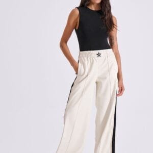 Ιβουάρ eco leather φόρμα με τρέσα BLAIR