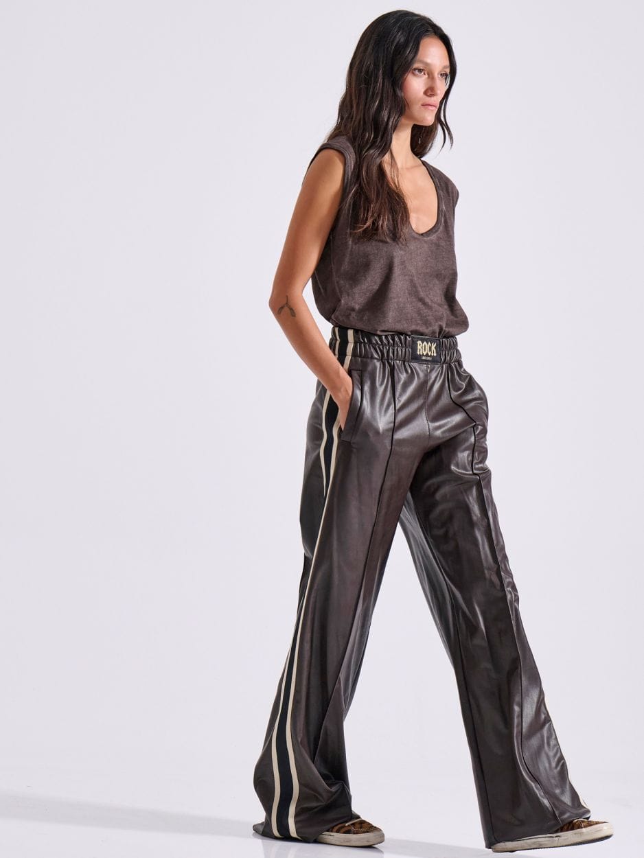 Καφέ eco leather φόρμα με τρέσα BLAIR