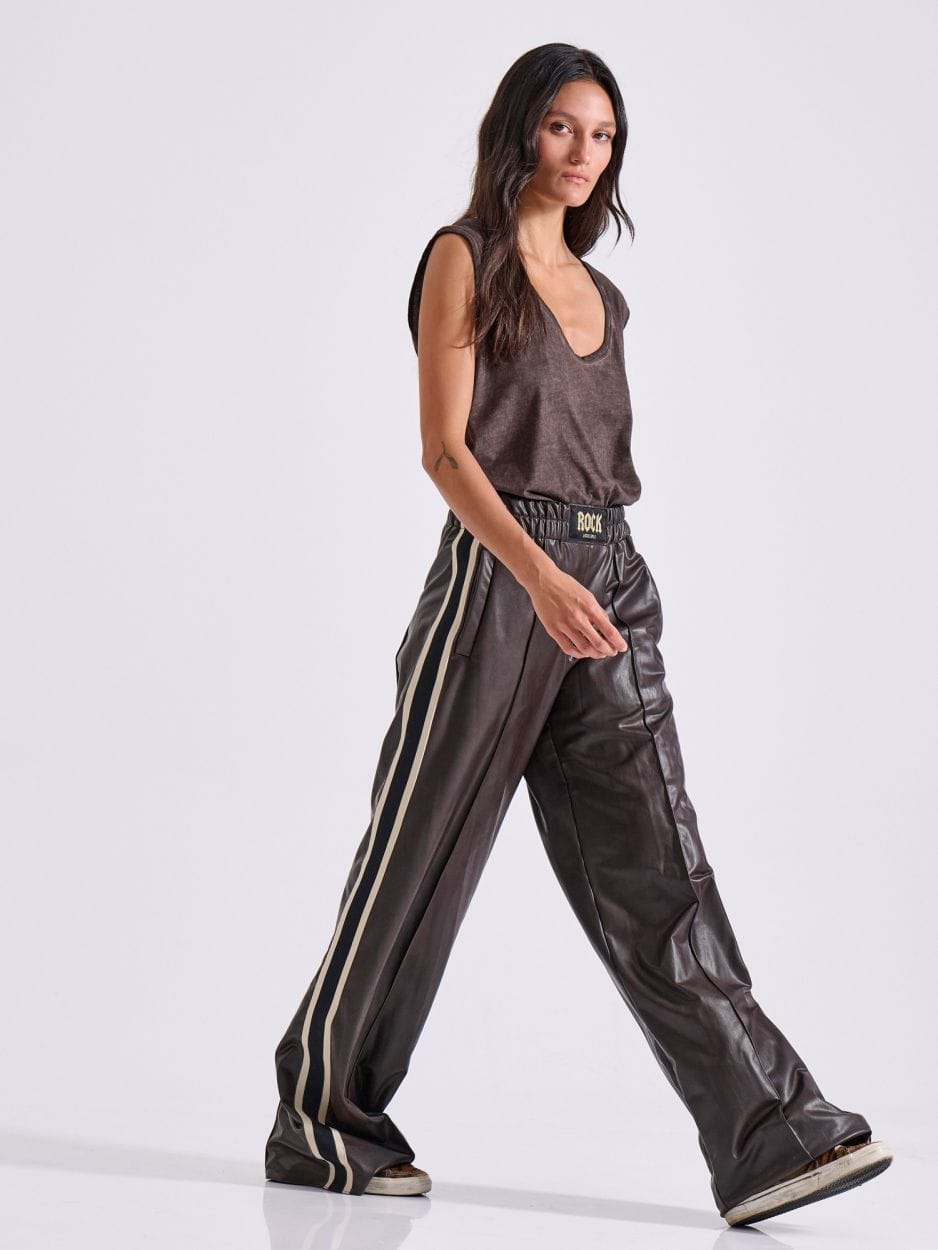 Καφέ eco leather φόρμα με τρέσα BLAIR