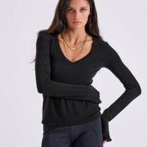 Μαύρο Τοπ με V Λαιμόκοψη & Μακριά Μανίκια MARION