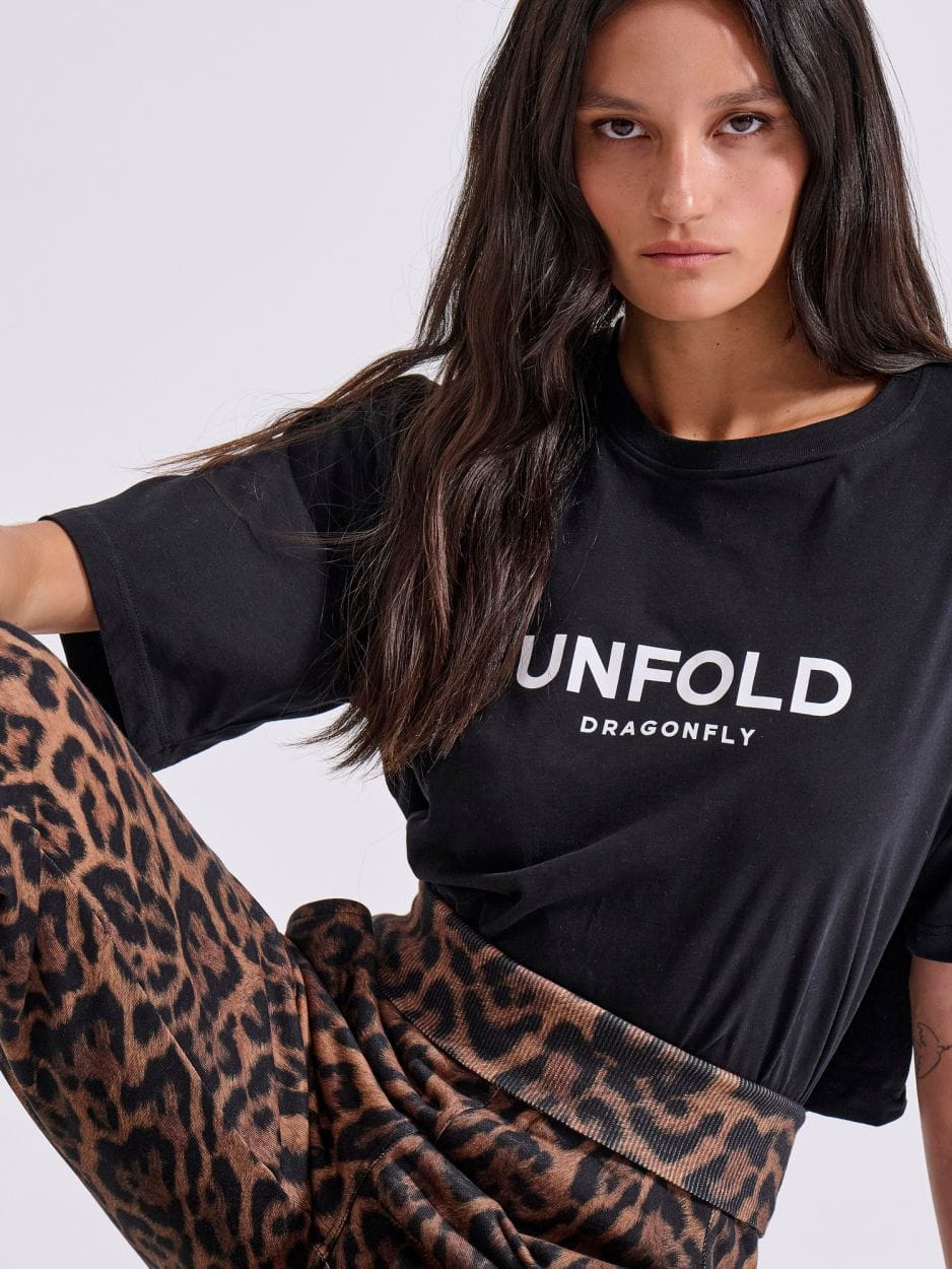 Μαύρο crop t-shirt UNFOLD