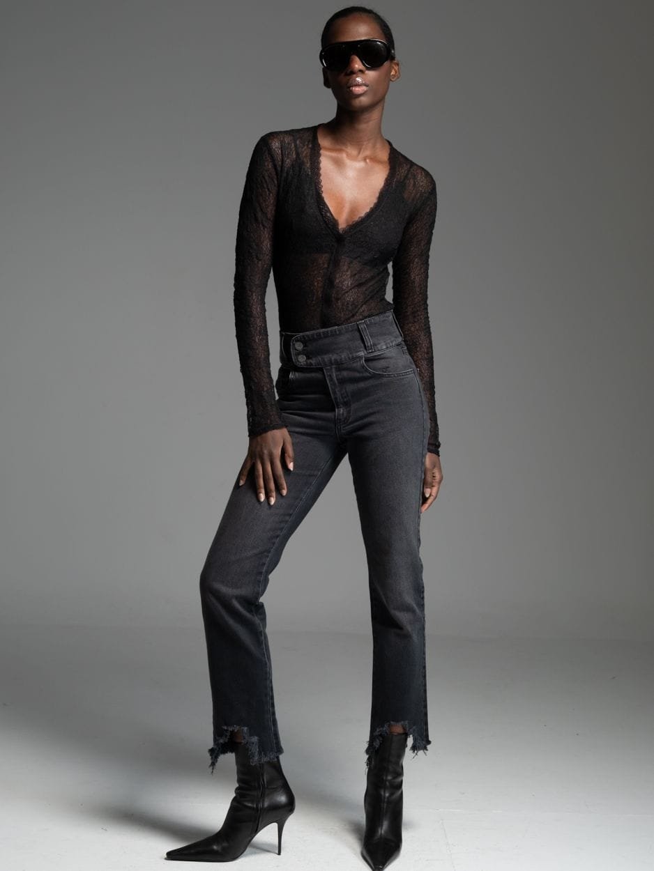 Μαύρο ψηλόμεσο γυναικείο τζιν παντελόνι σε στενή γραμμή MARCELO