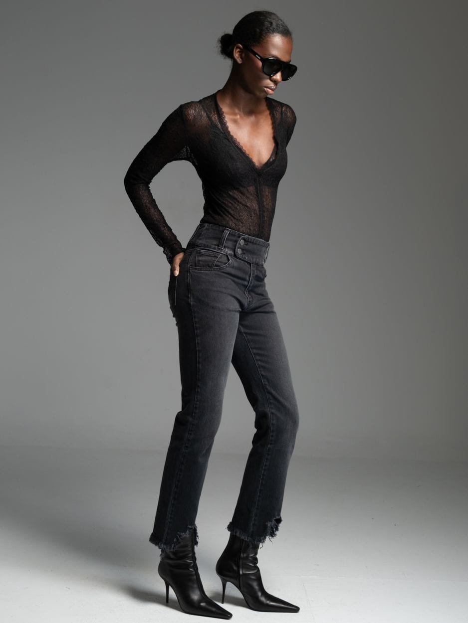 Μαύρο ψηλόμεσο γυναικείο τζιν παντελόνι σε στενή γραμμή MARCELO