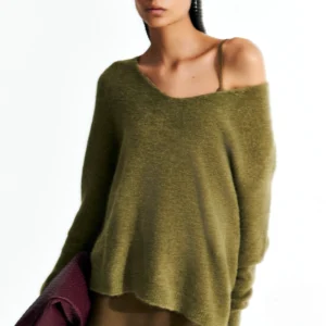 OLIVE GREEN SWEATER