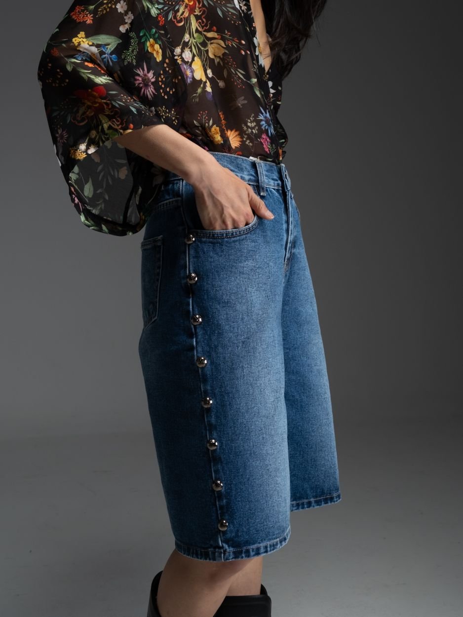 Μπλε τζιν βερμούδα με πλαϊνά τρουκς JAYCE