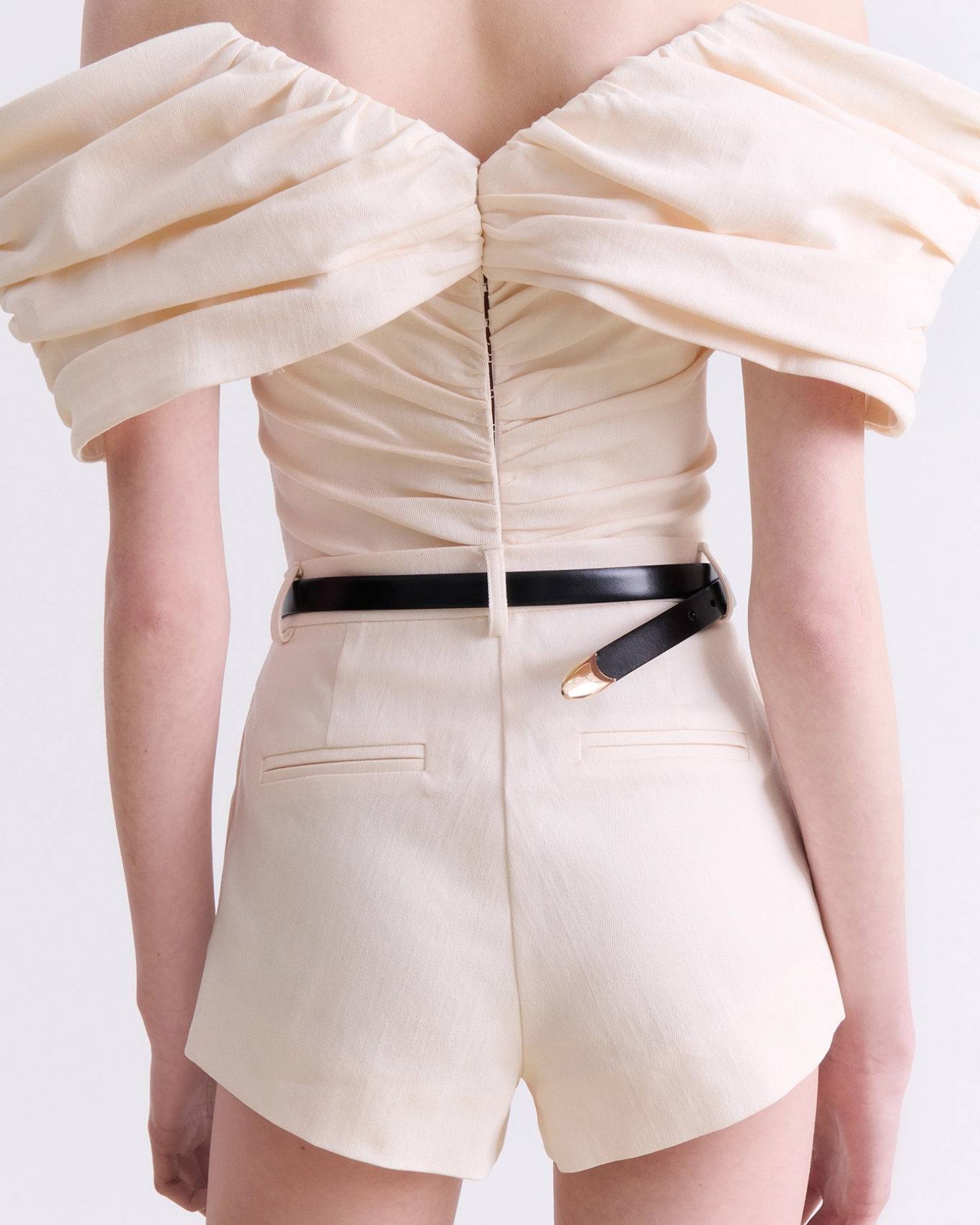 CREAM TAILORED SHORTS