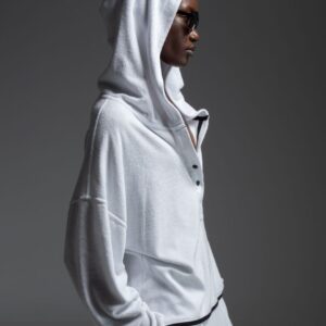 Λευκό πετσετέ hoodie με μαύρες λεπτομέρειες CELINA