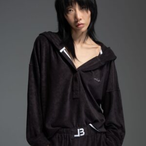 Μαύρο πετσετέ hoodie με λευκές λεπτομέρειες CELINA