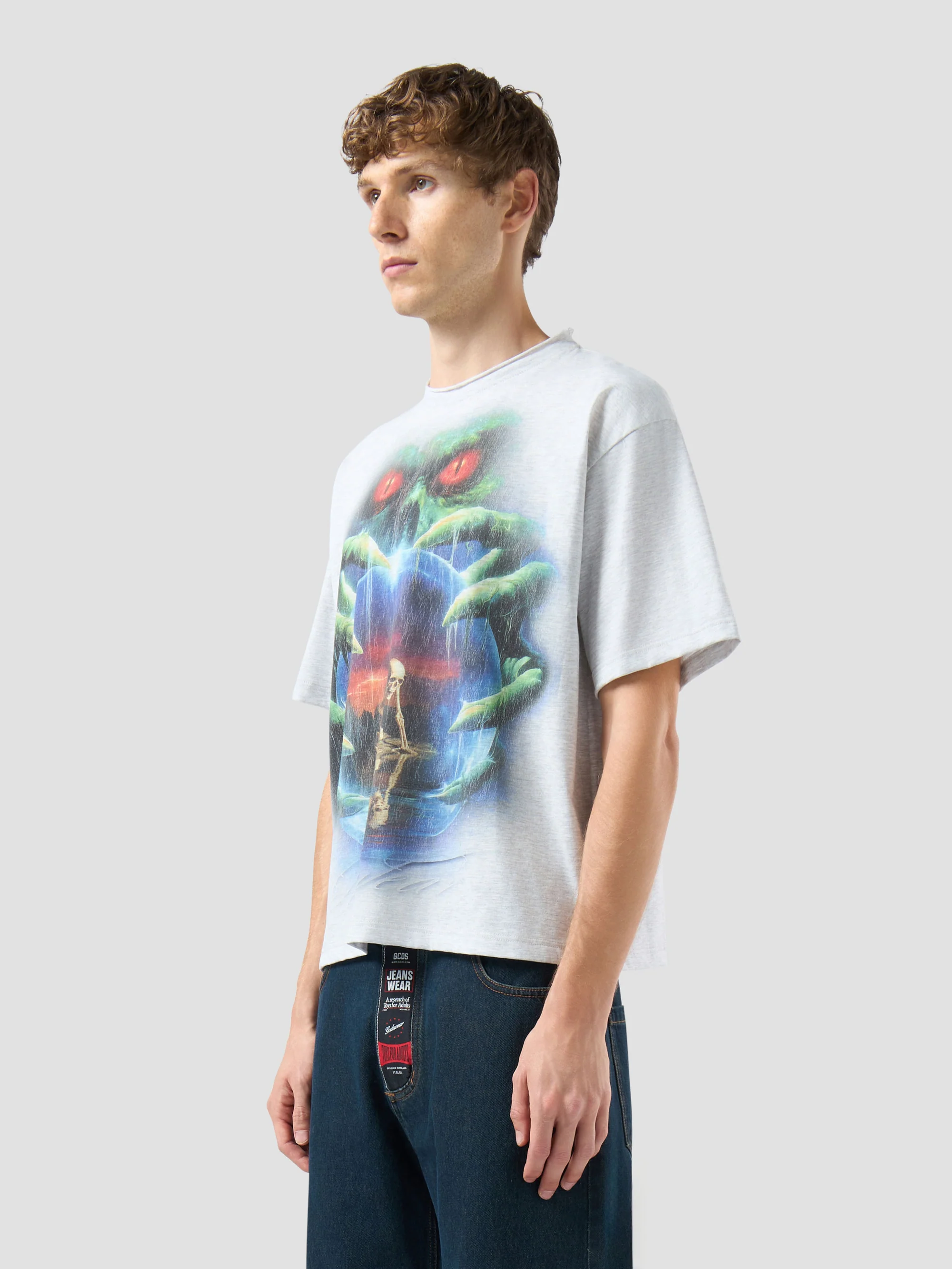 OVERSIZED CROP T-SHIRT WITH GOTHIC GRAPHIC