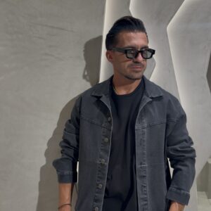 Ανδρικό Oversized Denim Jacket σε Μαύρο Χρώμα με Logo στην Πλάτη